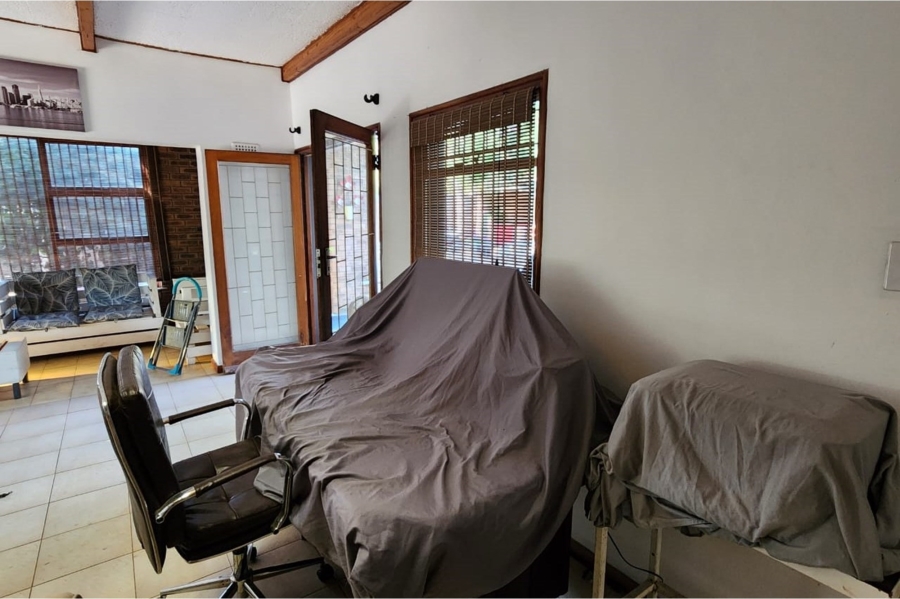 4 Bedroom Property for Sale in Bergzicht Western Cape